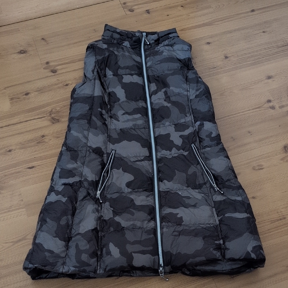 Camouflage Puffer Vest with Zipper